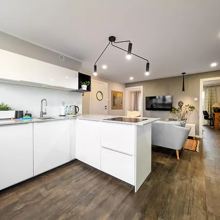 Stysia Superior By Bookinghost Wrocław