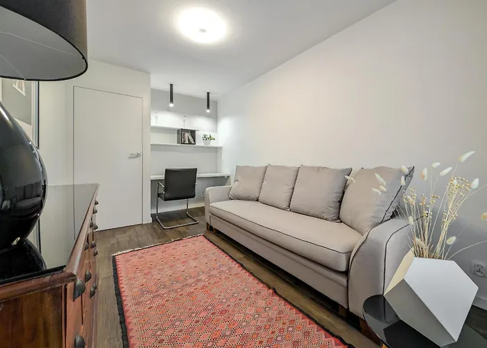 Stysia Superior By Bookinghost *