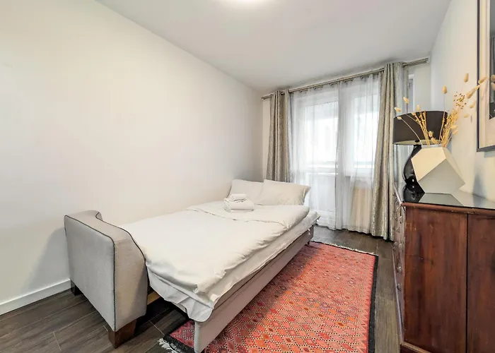 Stysia Superior By Bookinghost