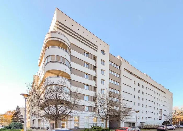 Stysia Superior By Bookinghost